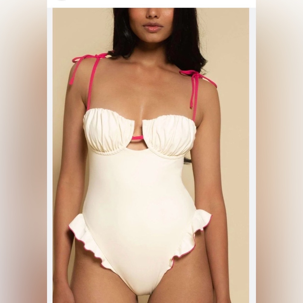 NWT Montce Cream Raspberry Binded Petal Ruffle One-Piece. Size M - Picture 3 of 15